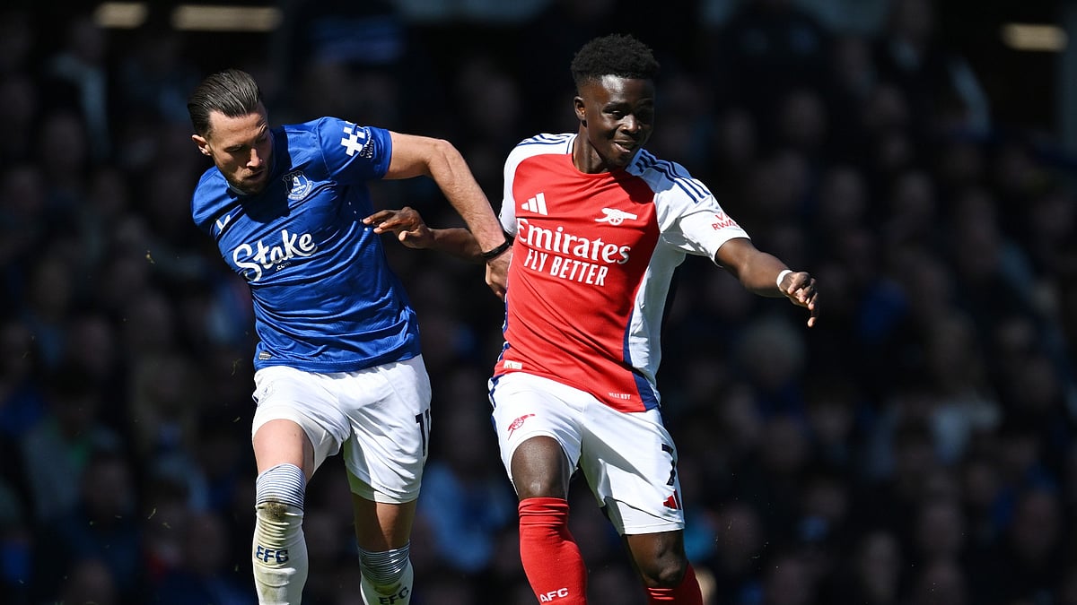 Arsenal's Bukayo Saka in action against Everton.