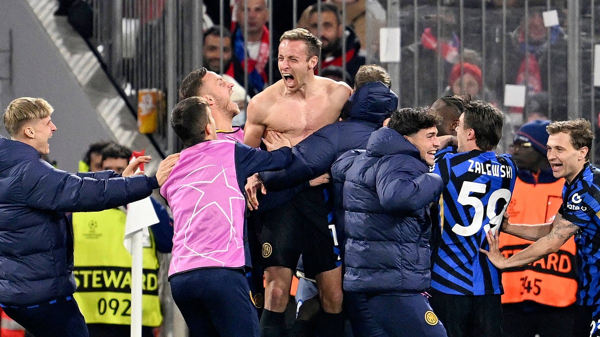 | Sven Hoppe/dpa via AP : Inter Milan's Davide Frattesi, center, celebrates with teammates after scoring a goal against Bayern Munich during their UEFA Champions League 2024-25 quarter-final first leg match at the Allianz Arena in Munich on April 8, 2025.