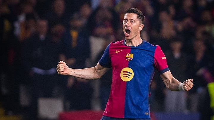 x/barcelona : Robert Lewandowski.