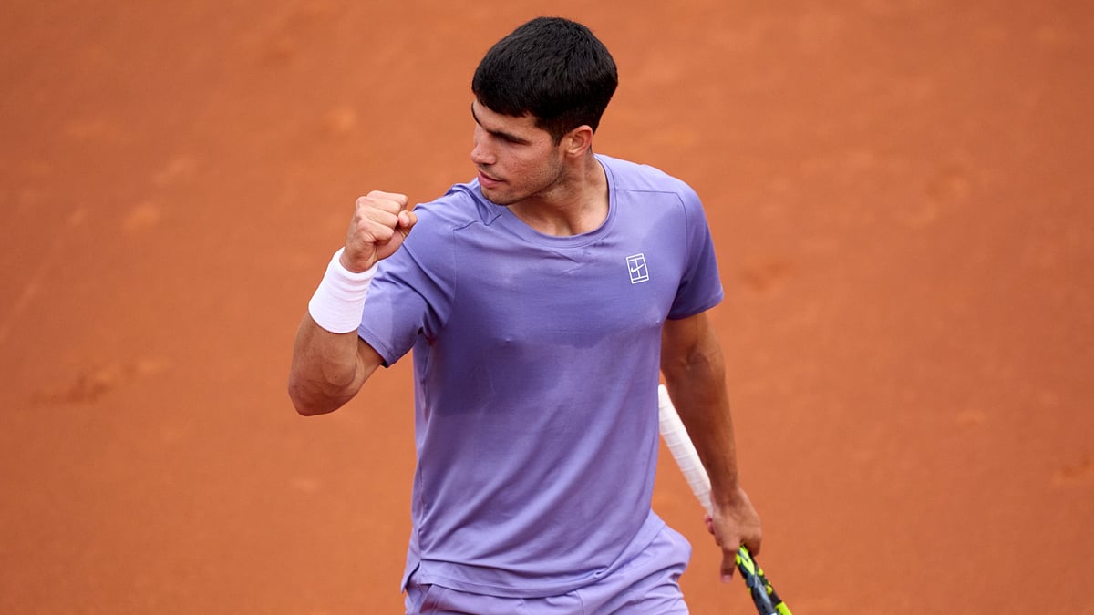 Carlos Alcaraz is through to the last 16