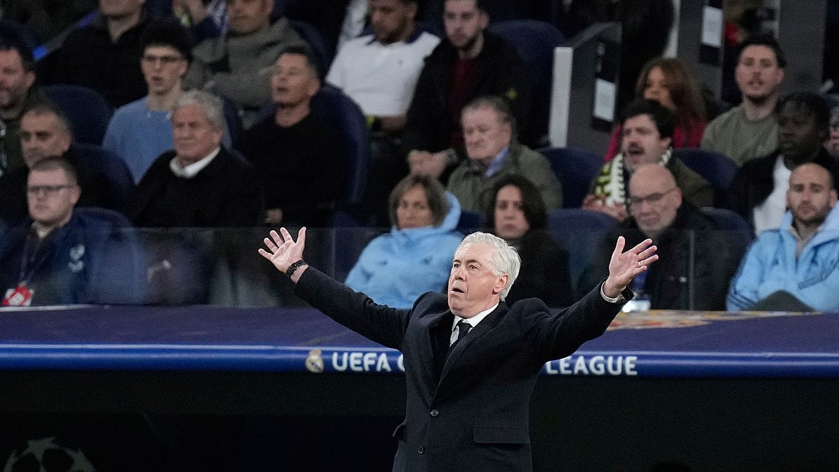 AP/Bernat Armangue : Real Madrid's head coach Carlo Ancelotti reacts during their UEFA Champions League quarter-final second-leg match against Arsenal at the Santiago Bernabeu Stadium in Madrid, Spain on April 16, 2025.