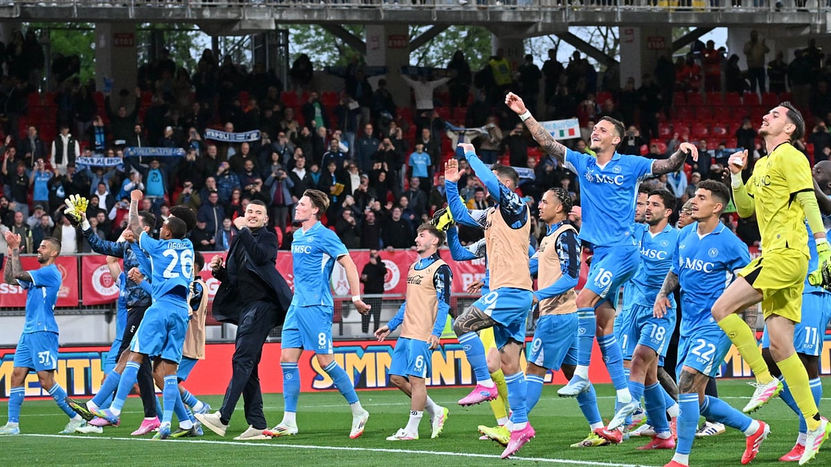 Napoli celebrate their win at Monza
