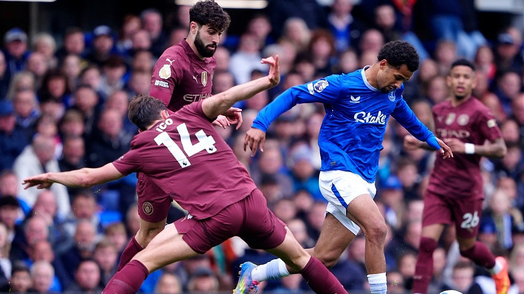 AP/Peter Byrne : Manchester City's Nico Gonzalez and Everton's Iliman Ndiaye, right, battle for the ball during the English Premier League soccer match between Everton and Manchester City at Goodison Park.