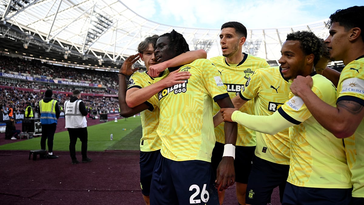 File : Leslie Ugochukwu celebrates his late equaliser with his Southampton teammates.
