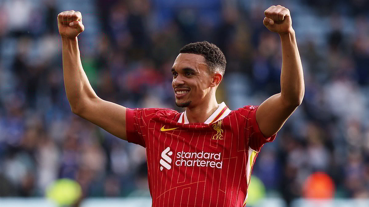 File : Trent Alexander-Arnold celebrates Liverpool's win over Leicester City
