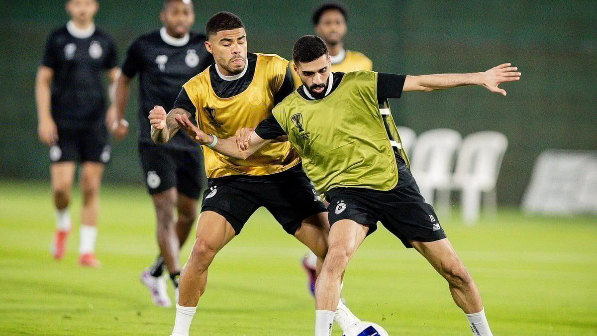 X/alsaddsc : Al Sadd players during practice.