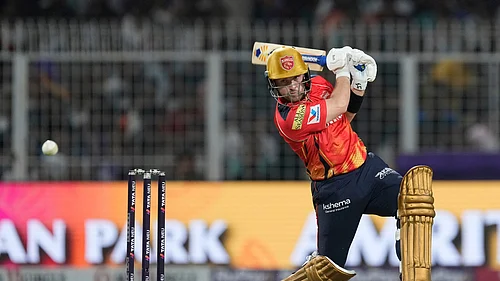 AP Photo/Bikas Das : Punjab Kings Josh Inglis plays a shot during the Indian Premier League cricket match at Eden Gardens in Kolkata in Kolkata.
