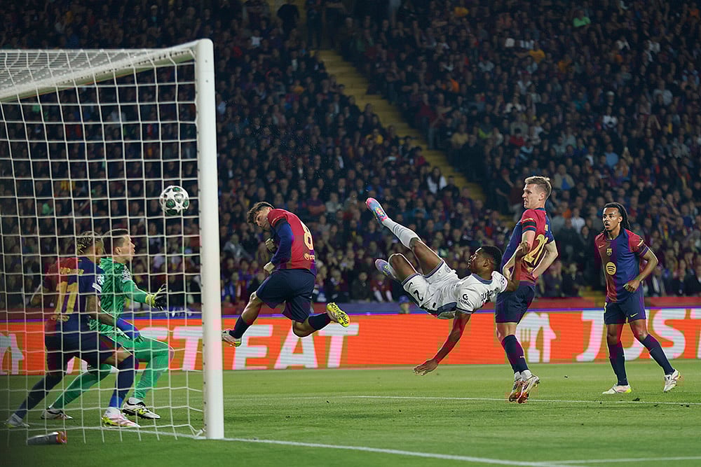 | Photo: AP/Joan Monfort : UCL Semifinal First Leg: FC Barcelona vs Inter Milan