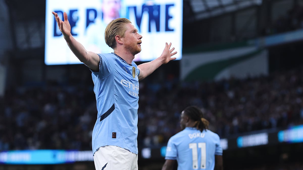 Kevin De Bruyne celebrates his goal against Wolves
