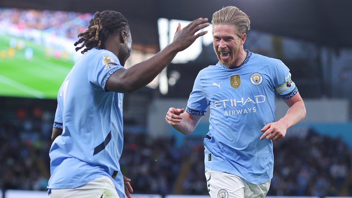 Kevin De Bruyne celebrates after scoring against Wolves