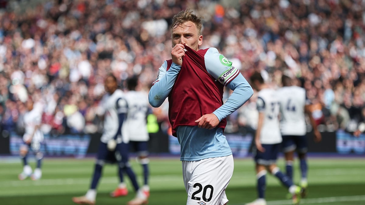 Jarrod Bowen celebrates his equaliser as West Ham draw 1-1 with Tottenham Hotspur.