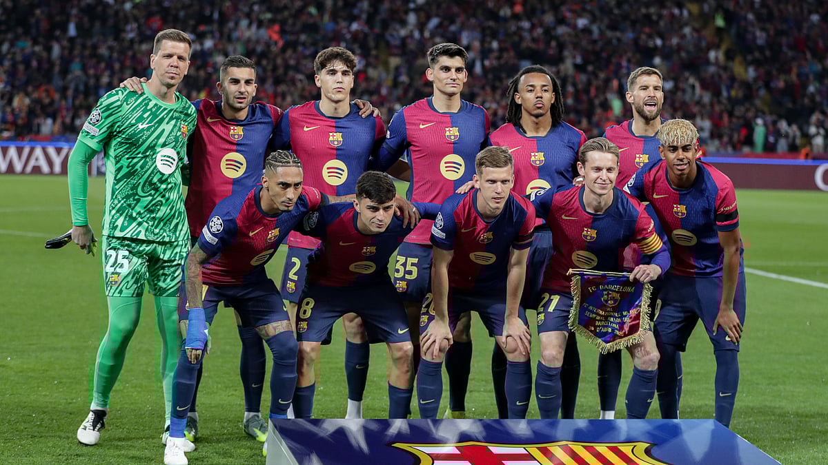 Barcelona's team ahead of facing Inter in the Champions League