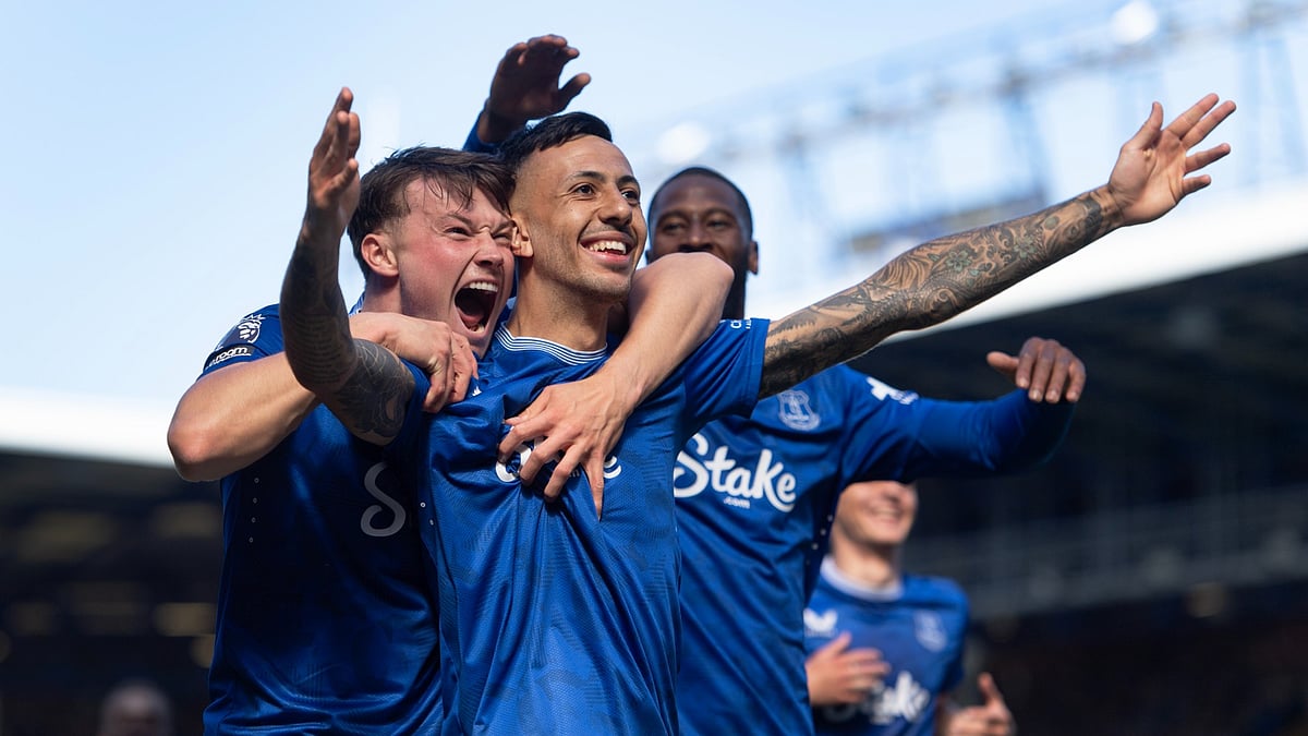 Dwight McNeil celebrates against Ipswich.