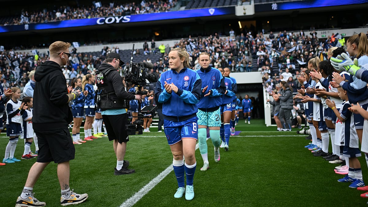Chelsea received a guard of honour from Tottenham last week.