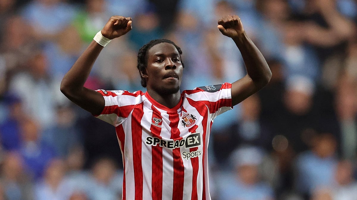 Eliezer Mayenda scored a late goal to seal Sunderland's win over Coventry City.