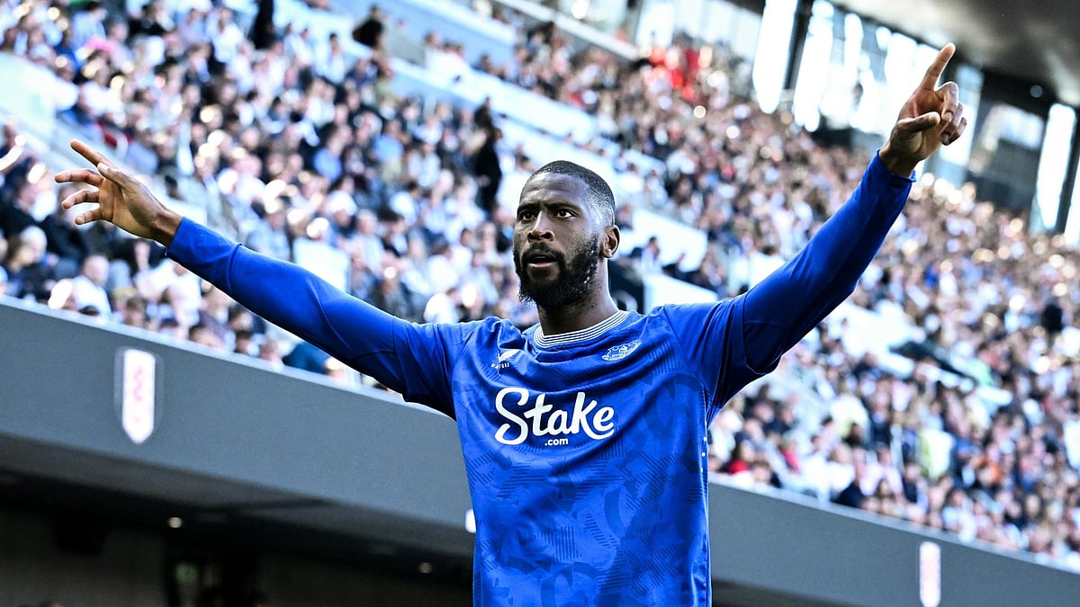 Beto celebrates scoring Everton's third as they win 3-1 at Fulham.