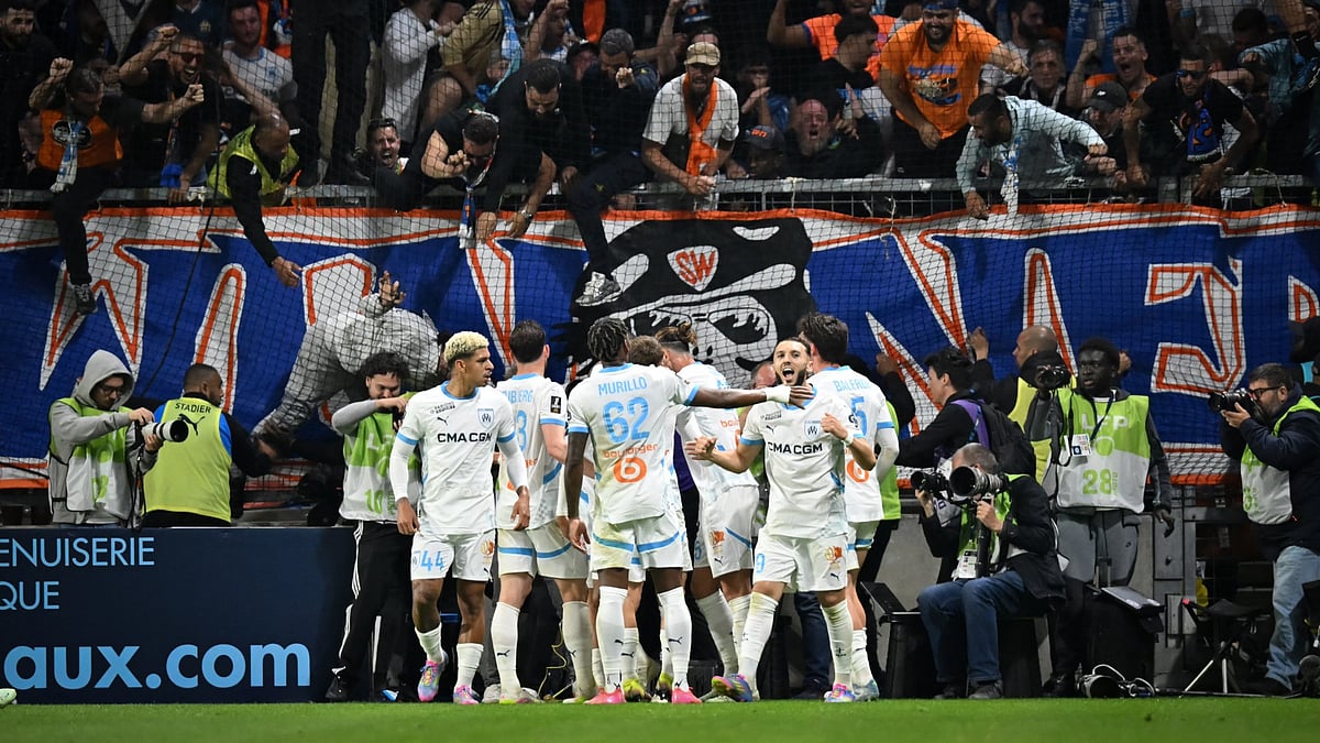 Marseille celebrate