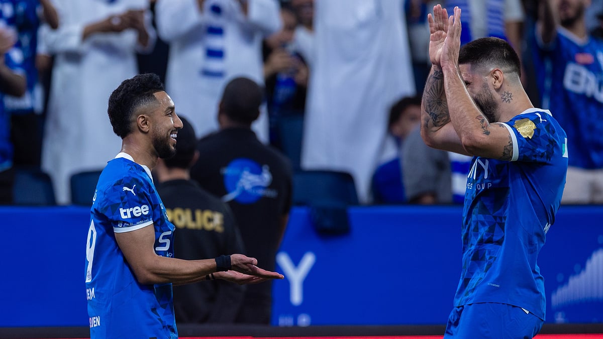 | Photo: X/Alhilal_EN : Al-Hilal's Salem Al-Dawsari celebrates with Aleksandar Mitrovic after scoring against Al-Orobah.
