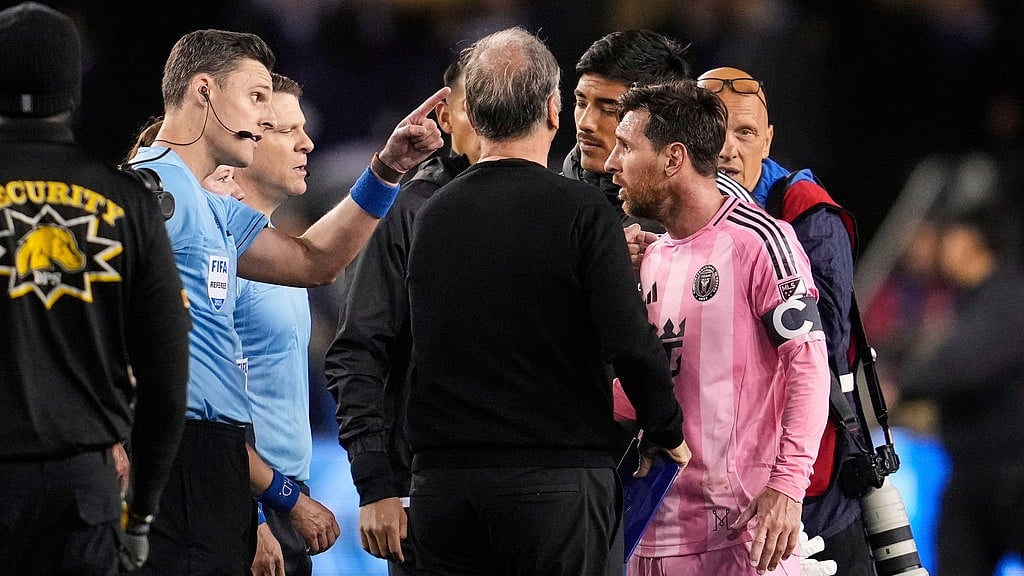 AP/Godofredo A. VÃ¡squez : Inter Miami midfielder Lionel Messi (10) exchanges words with referee Joe Dickerson, left, after an MLS soccer match against the San Jose Earthquakes, Wednesday, May 14, 2025, in San Jose, Calif.