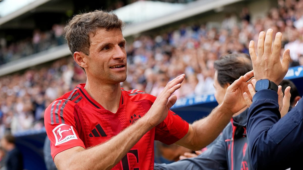 Thomas Muller receives a standing ovation.