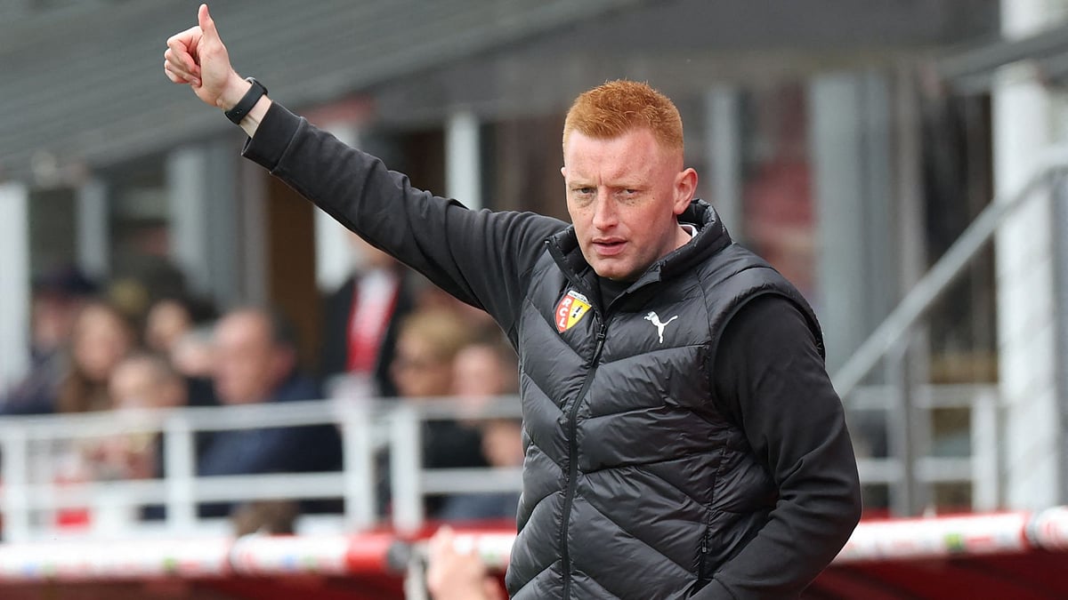 Still has signed off at Lens