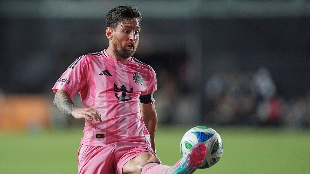 AP/Rebecca Blackwell : Inter Miami forward Lionel Messi (10) controls the ball during the second half of an MLS soccer match against Orlando City