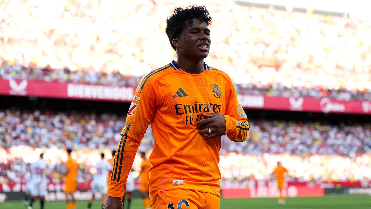 Endrick limped off against Sevilla on Sunday