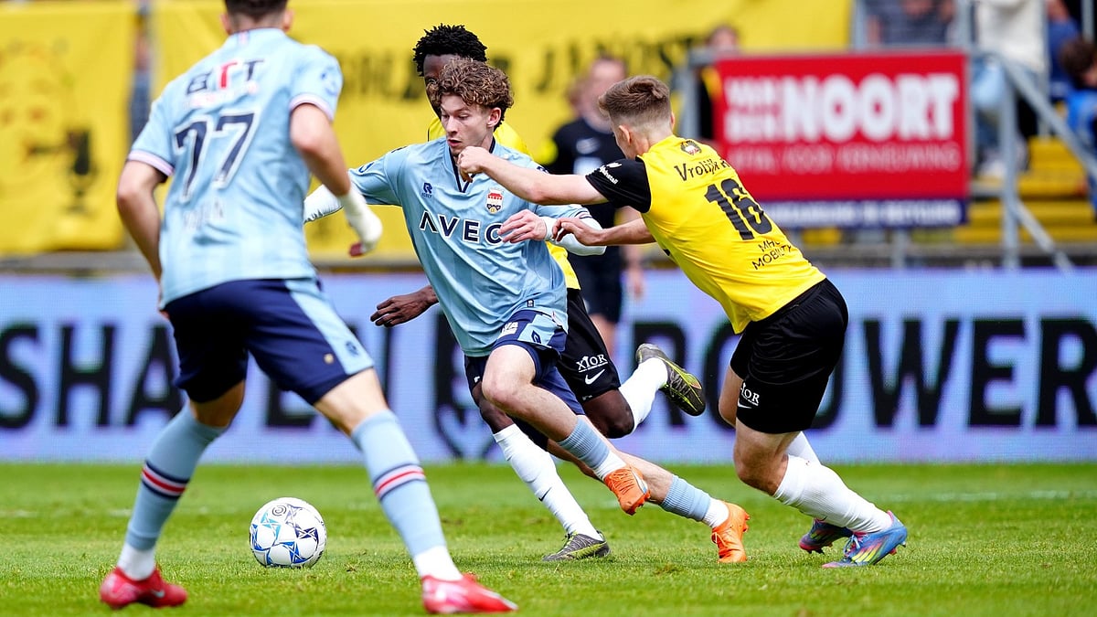 | Photo: X/WillemII : Willem II in action against NAC Breda in the Dutch Eredivisie 2024-25.