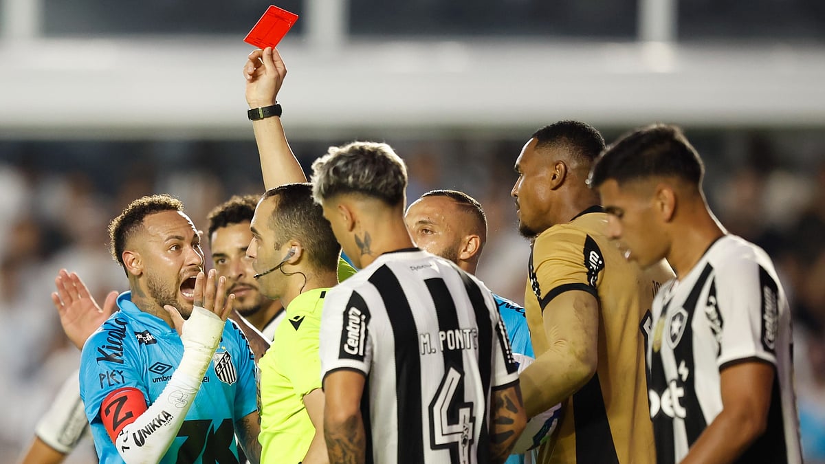 Neymar was sent off during Santos' defeat to Botafogo