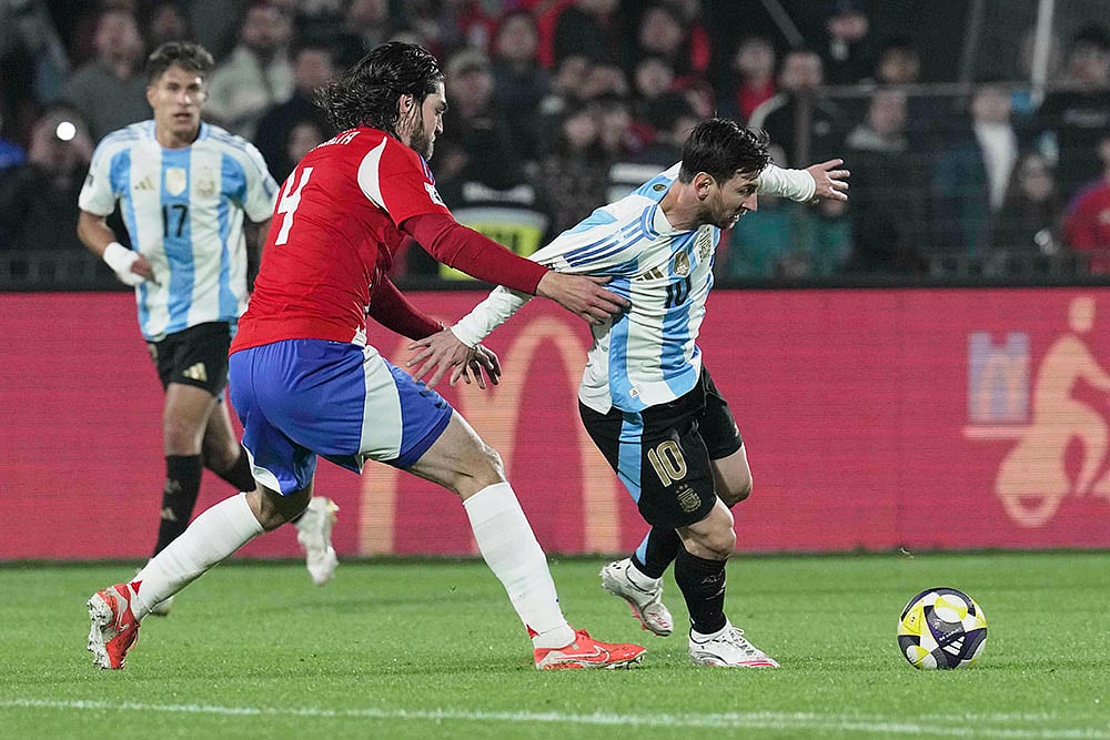 Photo: AP/Luis Hidalgo : World Cup 2026 qualifying soccer: Argentina vs Chile
