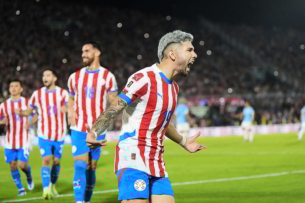 | Photo: AP/Jorge Saenz : World Cup 2026 qualifying soccer: Paraguay vs Uruguay