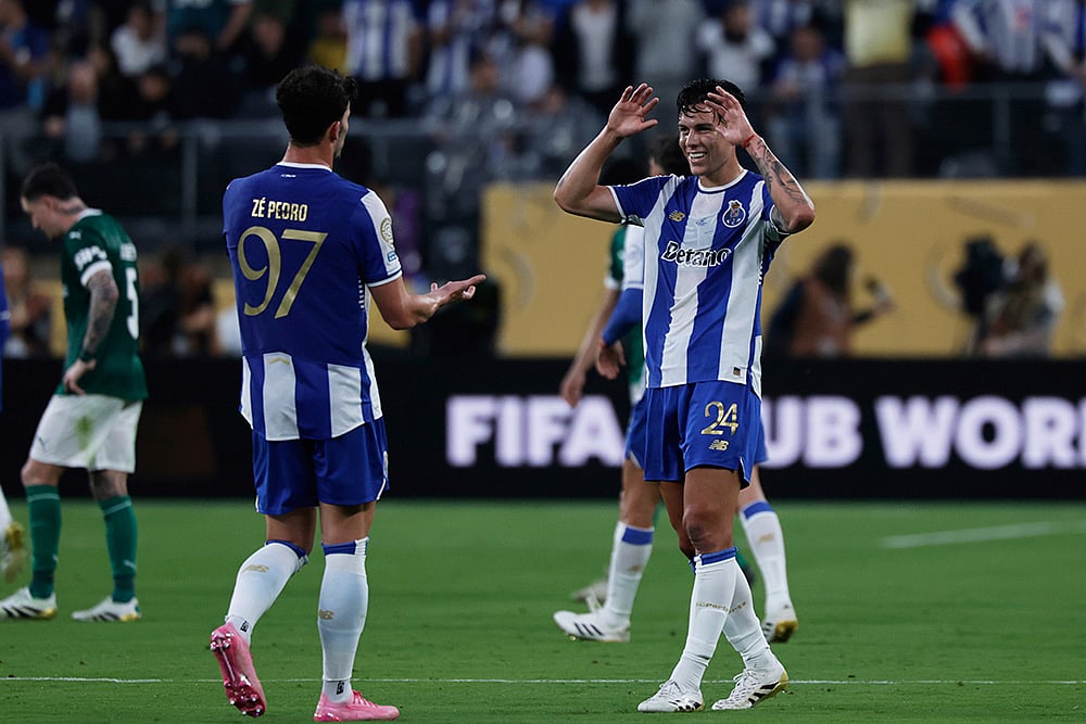 | Photo: AP/Adam Hunger : FIFA Club World Cup 2025: Palmeiras vs Porto