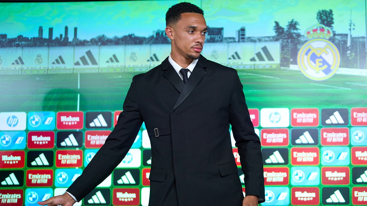 AP Photo/Manu Fernandez : Real Madrid's new signing football player Trent Alexander-Arnold arrives for a press conference during his official presentation at Real Madrid's Valdebebas training ground in Madrid.