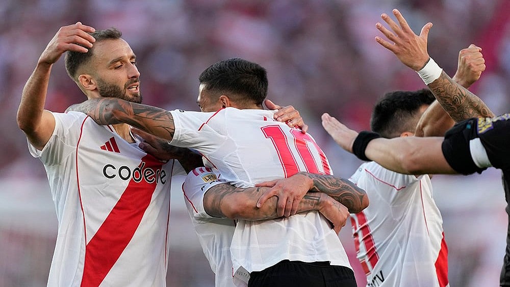 | Photo: AP/Gustavo Garello : Argentine Primera División: River Plate Vs Boca Juniors