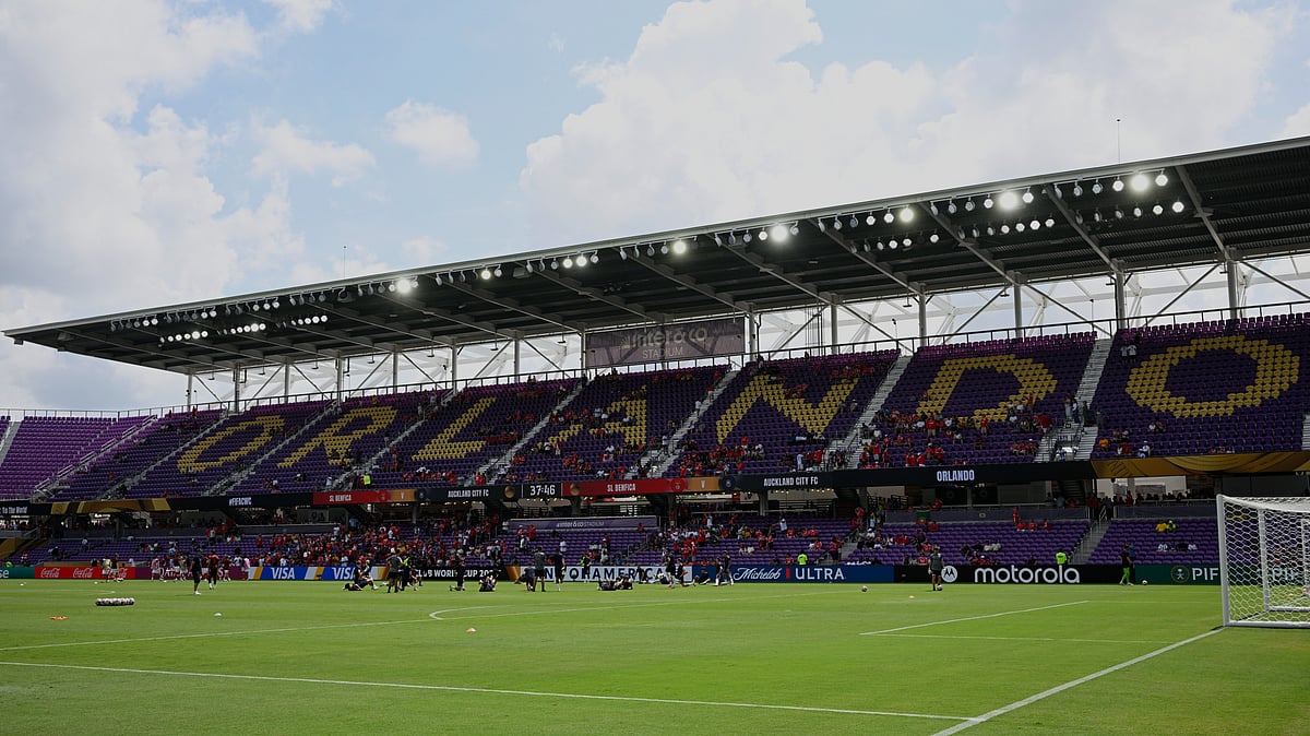  (AP Photo/Phelan Ebenhack)
 : Auckland City players warm up ahead of the Club World Cup Group C soccer match between Benfica and Auckland City in Orlando, Fla., Friday, June 20, 2025.

