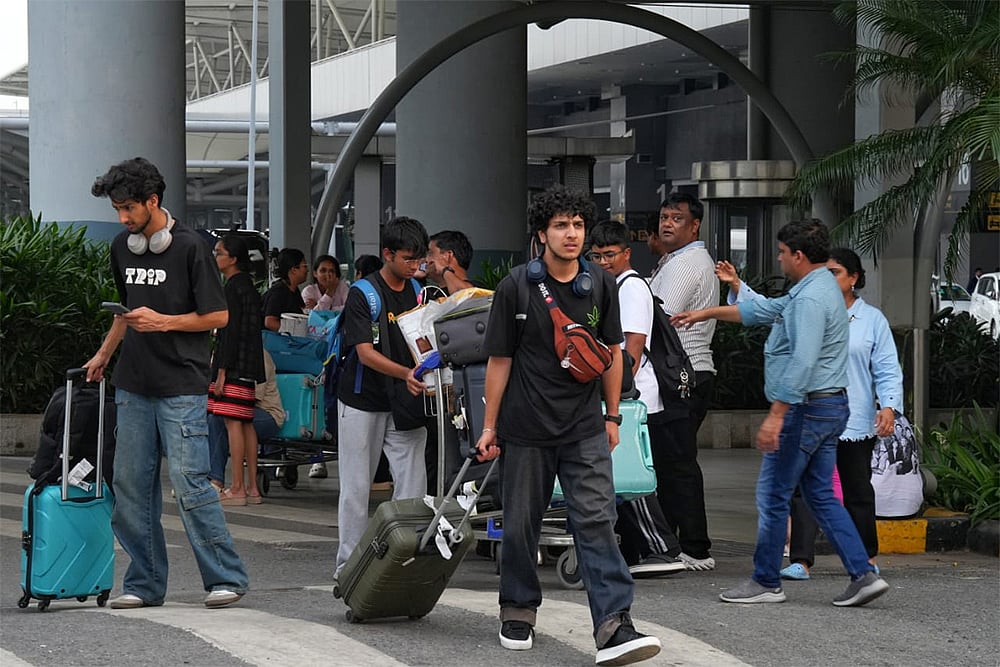 | Photo: Suresh K Pandey/Outlook : Stranded Indians return from Iran |