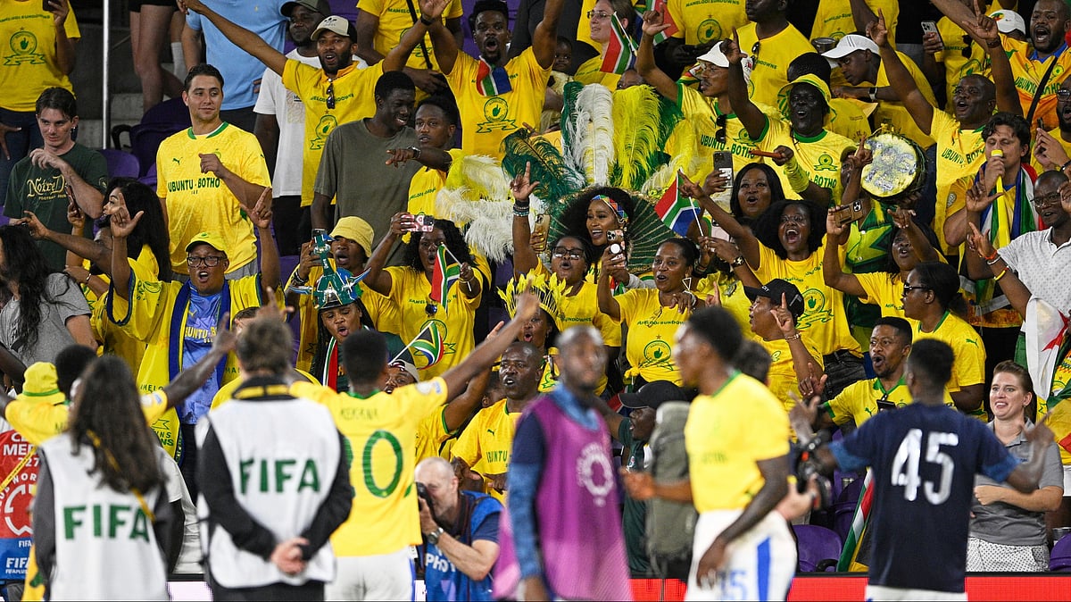 | Photo: AP/Phelan M. Ebenhack : Mamelodi Sundowns vs Borussia Dortmund, FIFA Club World Cup 2025: Mamelodi Sundowns fans react after the Club World Cup group F soccer match between Ulsan HD and Mamelodi Sundowns in Orlando, Tuesday, June 17, 2025.