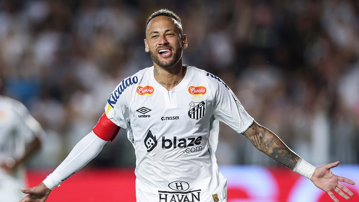 Neymar has extended his stay at Santos