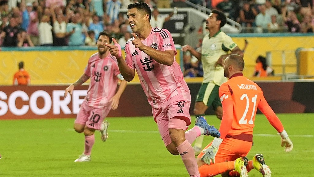 AP/Lynne Sladky : Luis Suarez celebrates after scoring his side's second goal against Palmeiras during the Club World Cup Group A match between Inter Miami and Palmeiras.