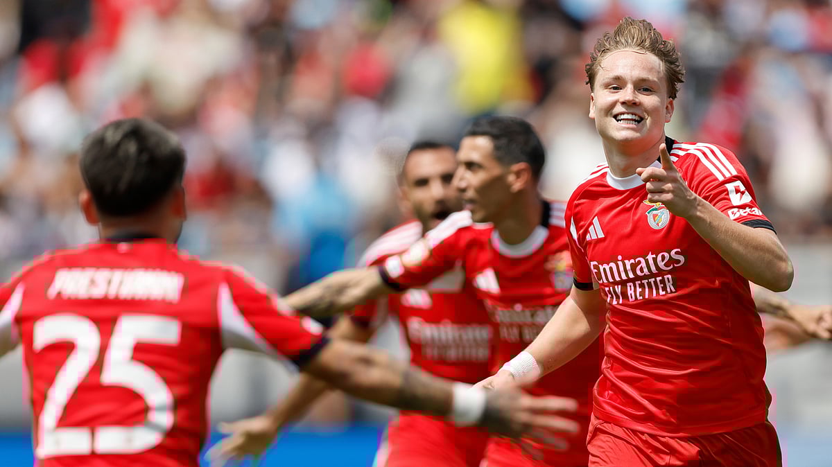 (AP Photo/Nell Redmond)

 : Benfica's Andreas Schjelderup and Gianluca Prestianni celebrate after scoring during the Club World Cup Group C soccer match between Benfica and Bayern Munich in Charlotte, N.C., Tuesday, June 24, 2025. 
