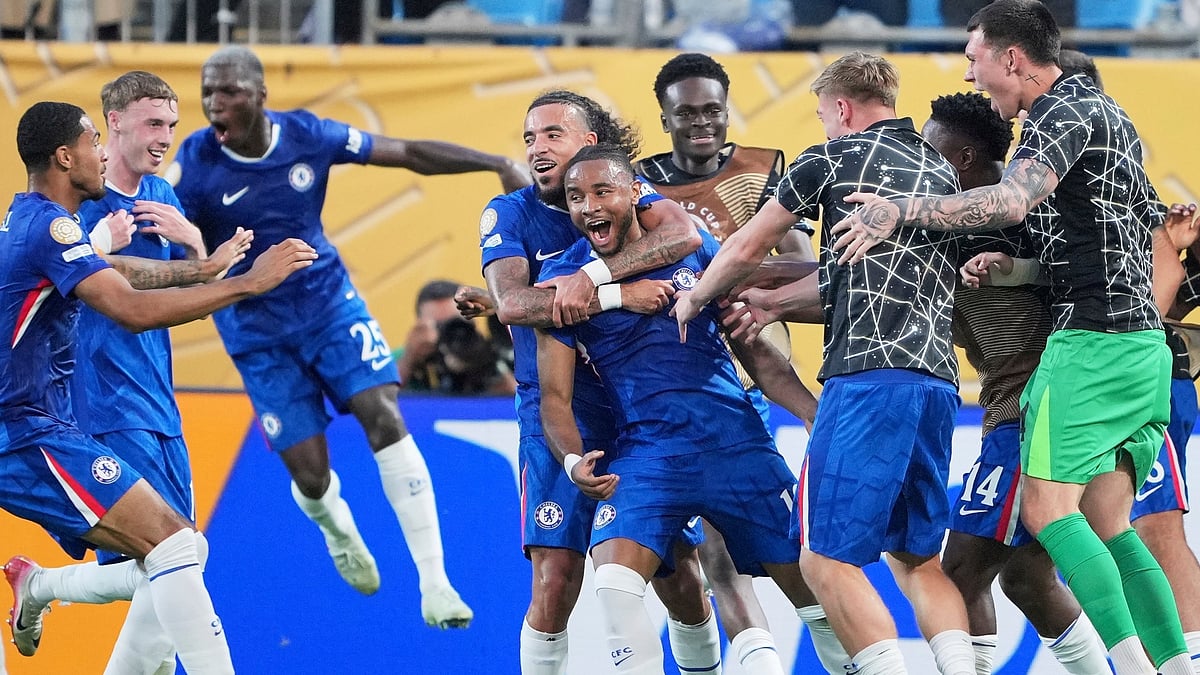 AP Photo/Chris Carlson : Chelsea's Christopher Nkunku is congratulated after scoring his teams second goal during the Club World Cup round of 16 football match between Benfica and Chelsea in Charlotte.