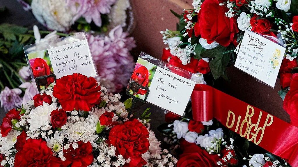  (Peter Byrne/PA via AP) : Tributes at Anfield Stadium, home of Liverpool, in memory of Liverpool player Diogo Jota, Thursday July 3, 2025.