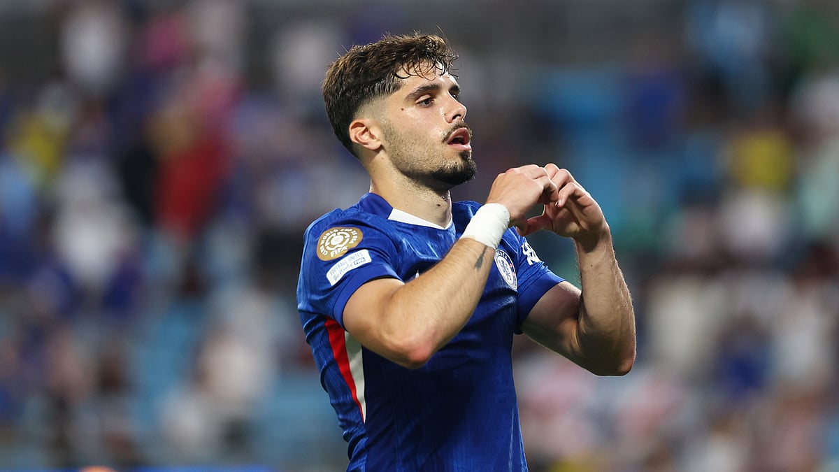 File : Pedro Neto in action for Chelsea.