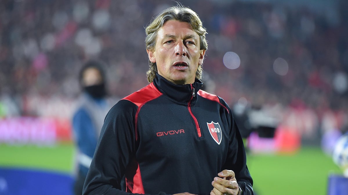 File : File photo of Gabriel Heinze with Newell’s Old Boys