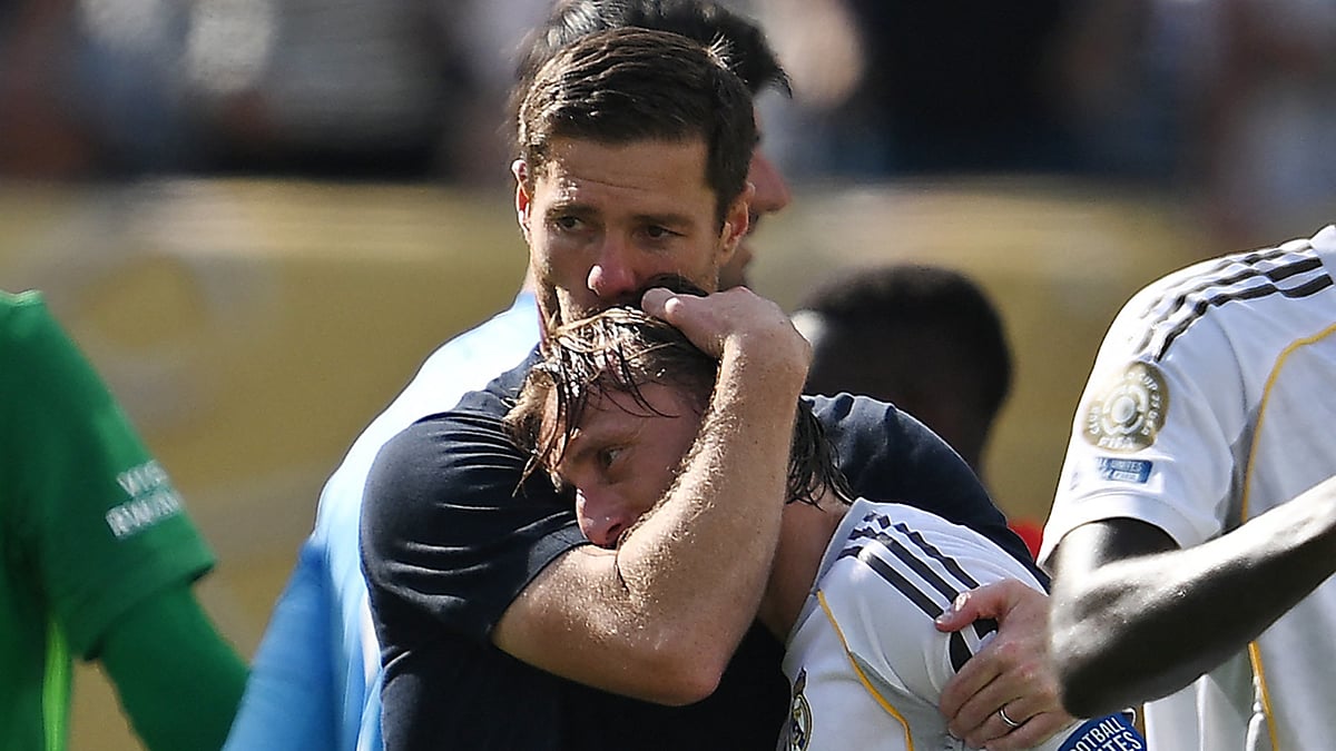 File : Luka Modric and Xabi Alonso after the PSG vs Real Madrid, FIFA Club World Cup 2025 match.