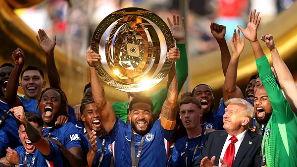 File : Chelsea's captain Reece James lifting the FIFA Club World Cup 2025 trophy.