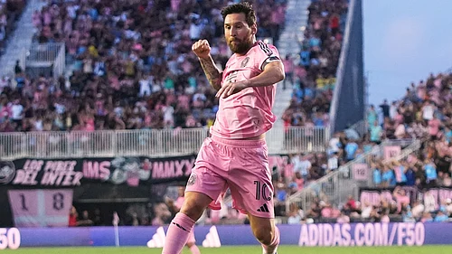 | Photo: AP/Lynne Sladky : Cincinnati vs Inter Miami, MLS 2025: Inter Miami forward Lionel Messi (10) reacts after scoring a goal during the first half of an MLS soccer match against Nashville SC, Saturday, July 12, 2025, in Fort Lauderdale, Fla.