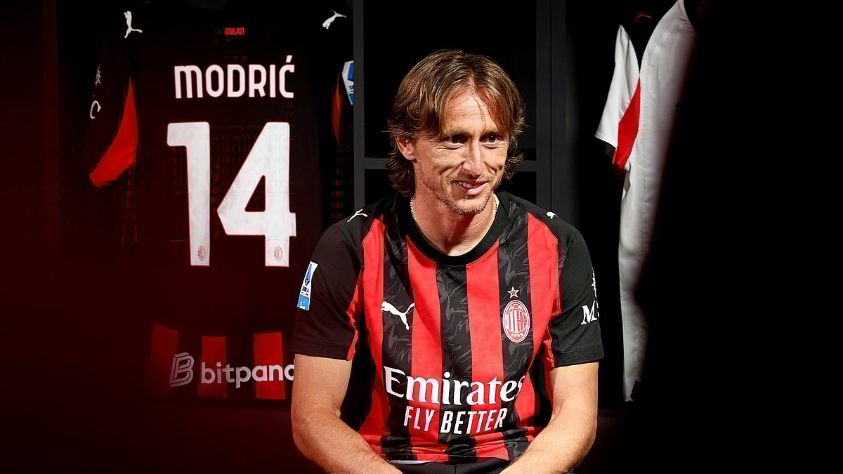 X/AC Milan : Luka Modric has joined AC Milan