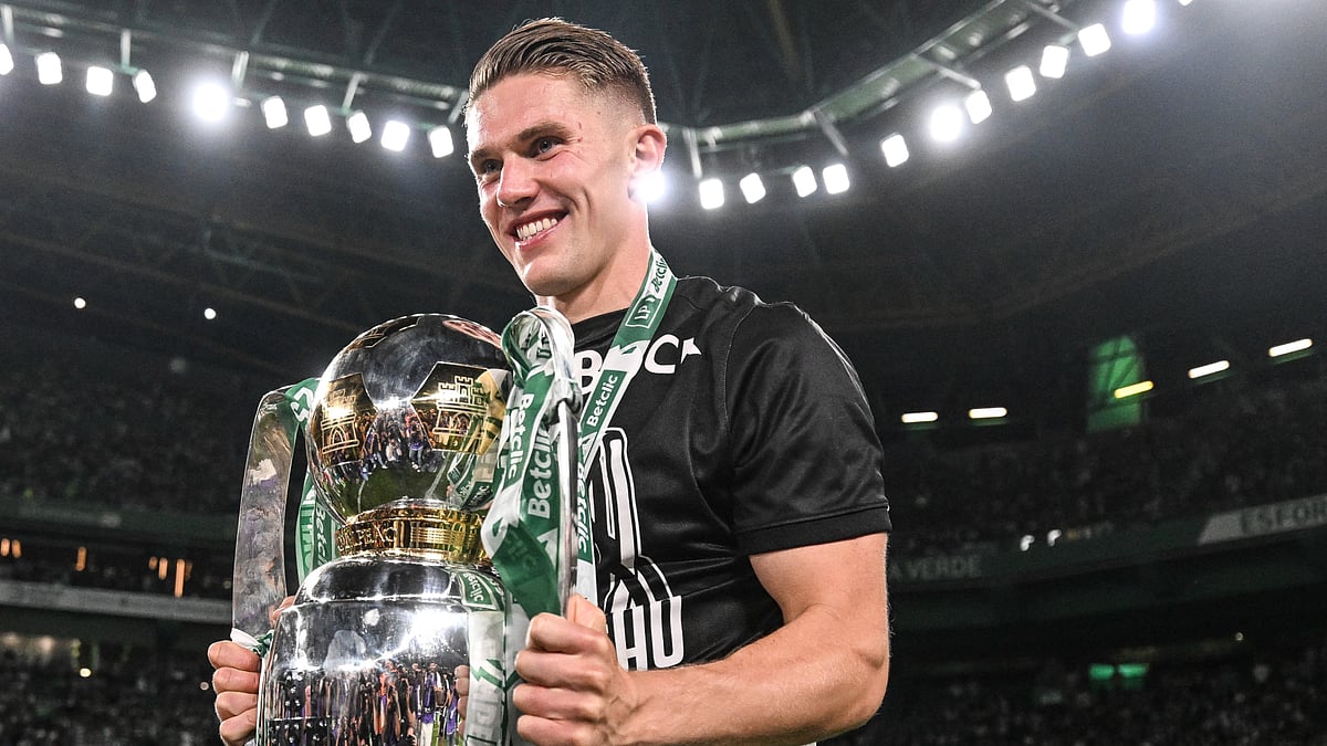 File photo of Viktor Gyokeres holding the Portuguese Primeira Liga 2024-25 trophy with Sporting CP.