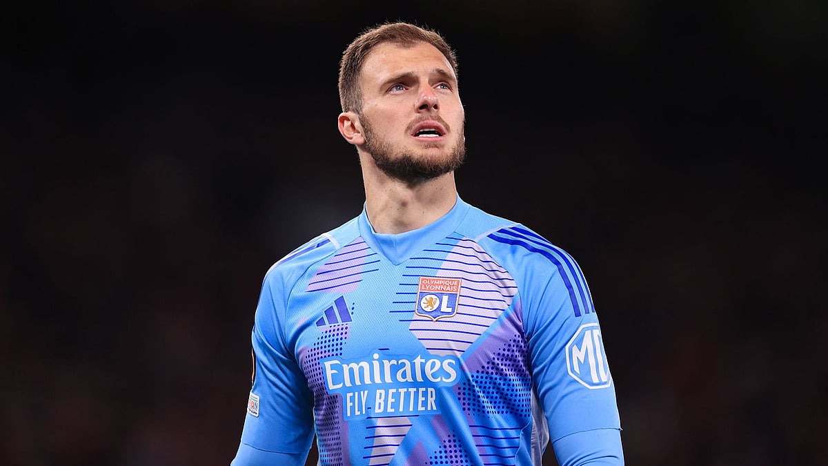 Lucas Perri has completed his move to Leeds